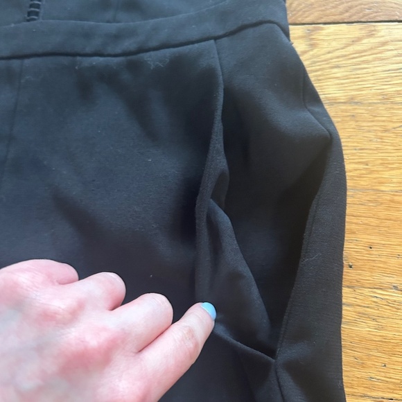 BCBGMaxAzria Maree Romper Womens Size 4 Black Short Sleeve Cutout Pockets - Picture 5 of 9